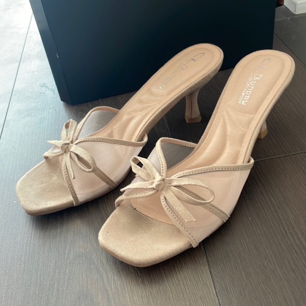 Chinese Laundry nude kitten heels